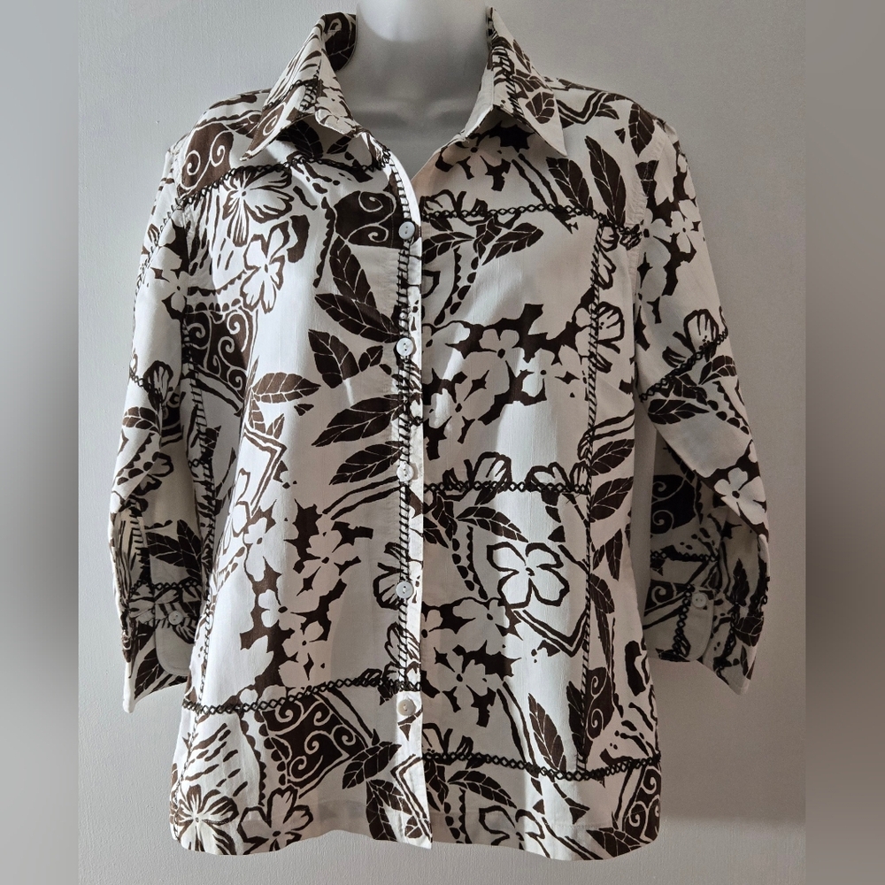 A La Carte Button Down Shirt Ladies Small Brown And White 100% Cotton Euc